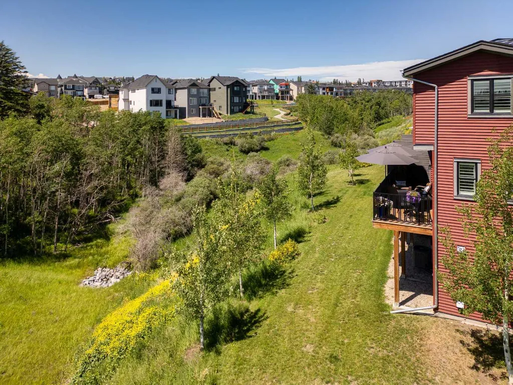 64 Spring Willow Close SW Calgary AB T3E 6E8