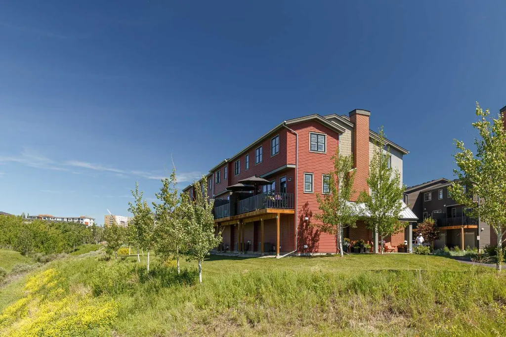 64 Spring Willow Close SW Calgary AB T3E 6E8