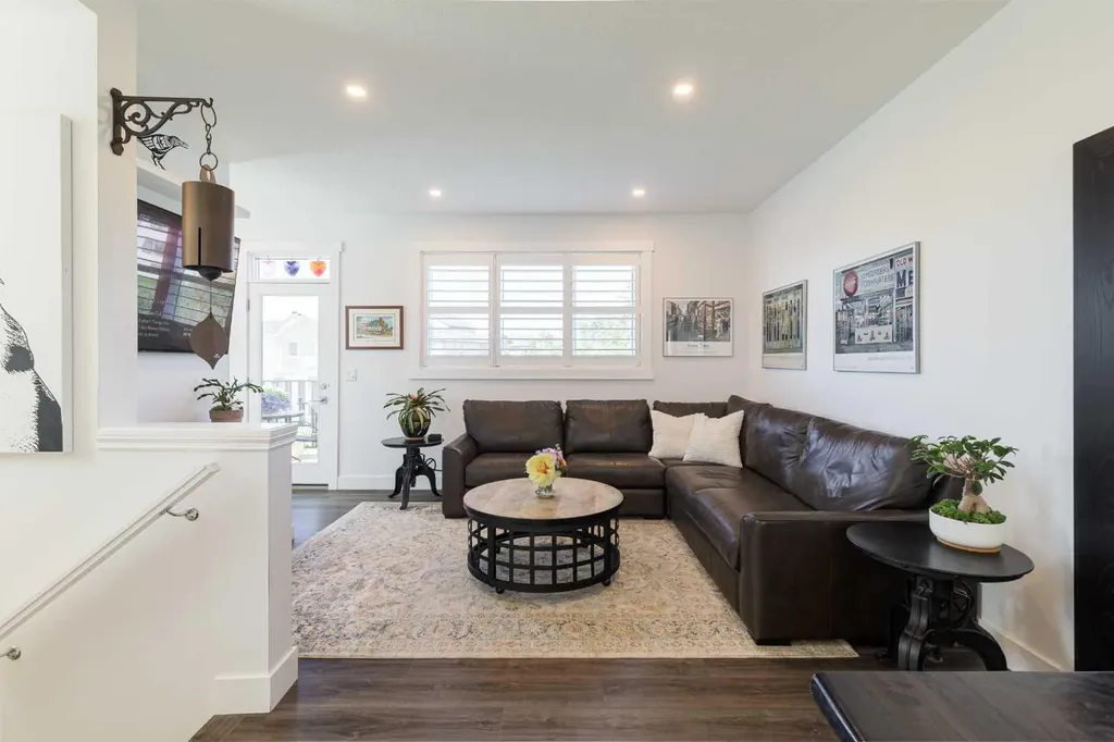 64 Spring Willow Close SW Calgary AB T3E 6E8