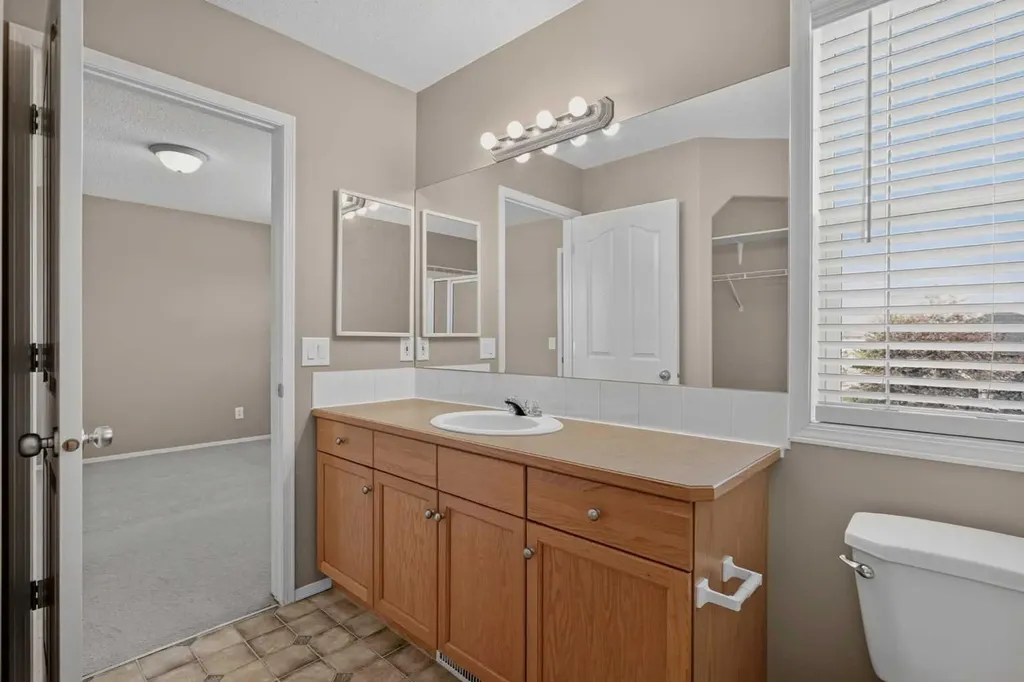 59 Silver Springs Way NW Airdrie AB T4B2R6