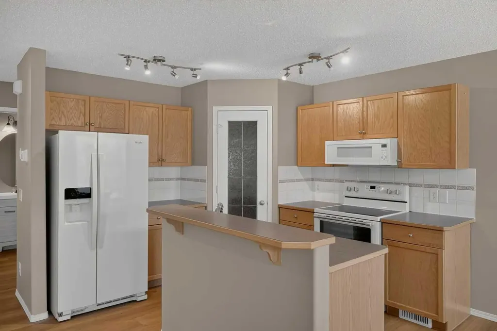 59 Silver Springs Way NW Airdrie AB T4B2R6