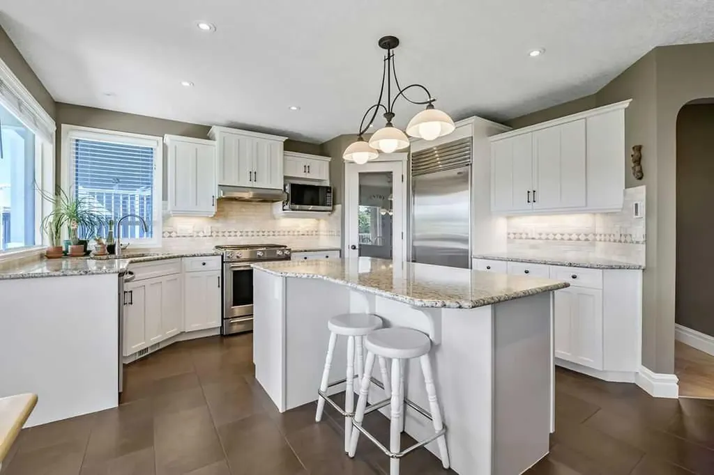 28 Citadel Green NW Calgary AB T3G 4G5