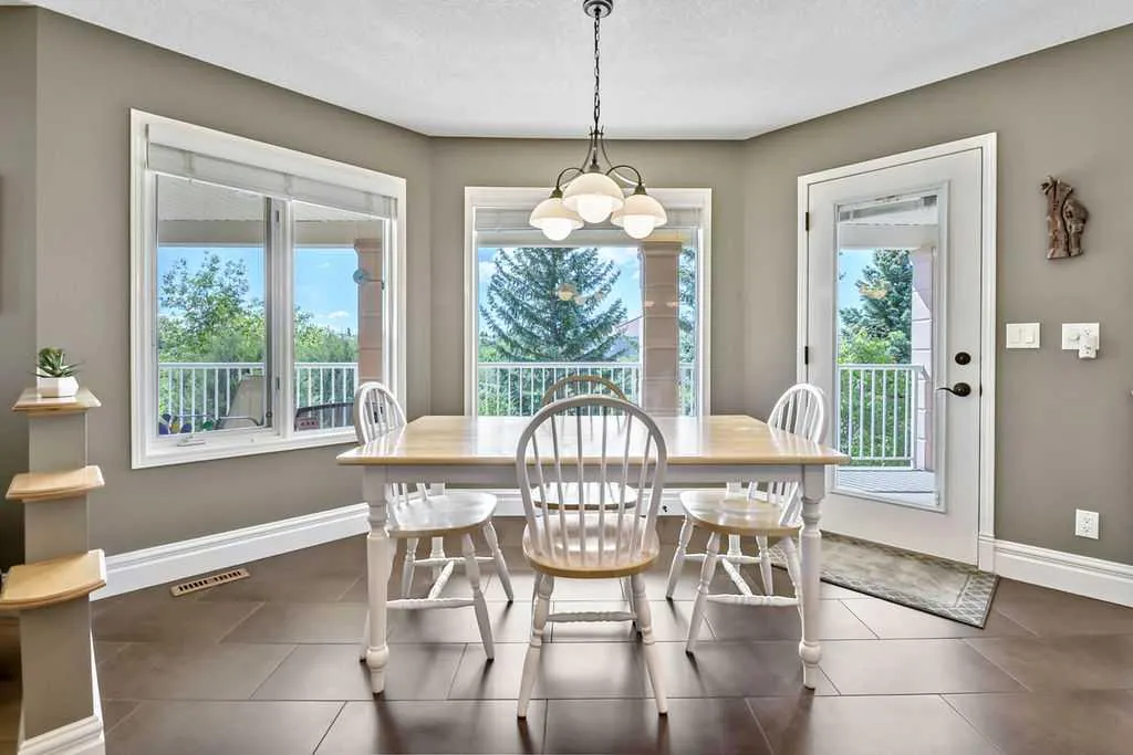 28 Citadel Green NW Calgary AB T3G 4G5