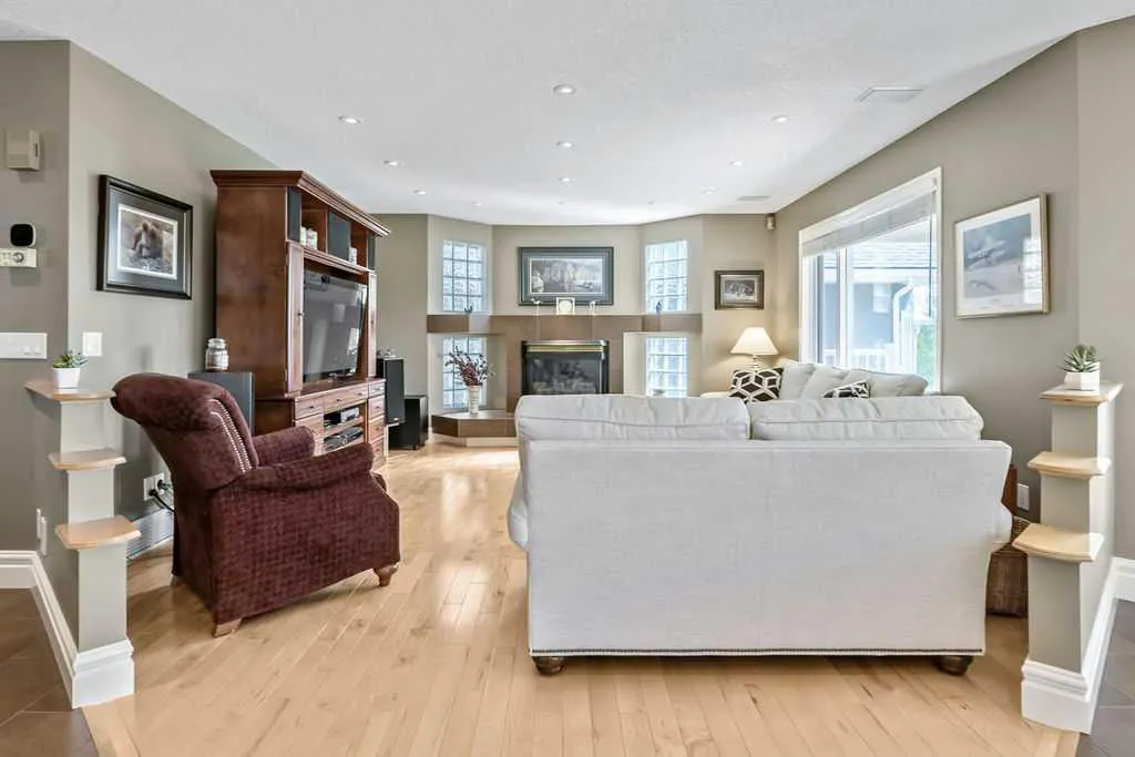 28 Citadel Green NW Calgary AB T3G 4G5