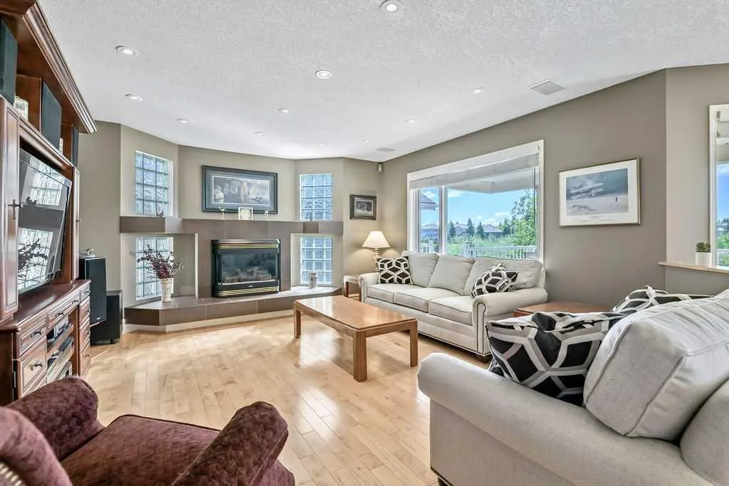 28 Citadel Green NW Calgary AB T3G 4G5