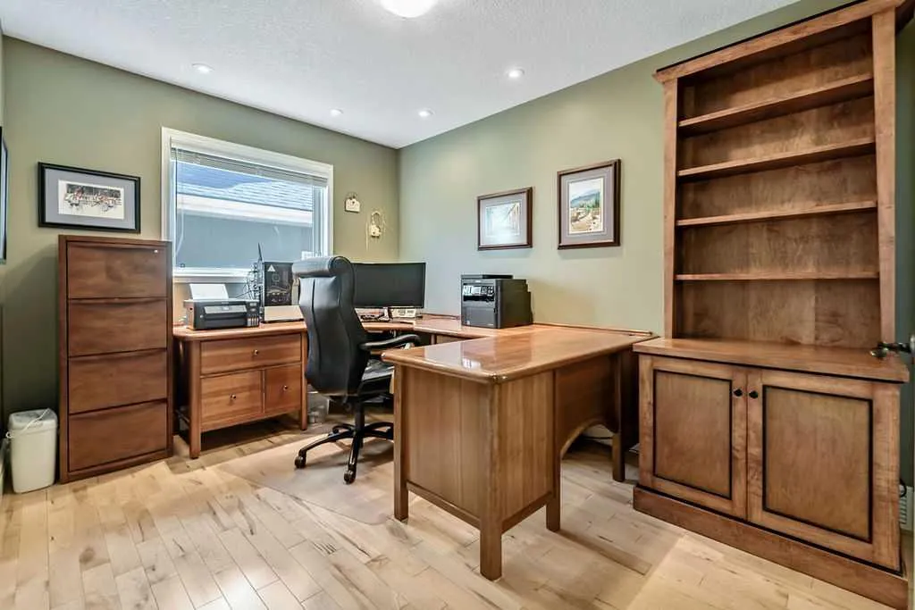 28 Citadel Green NW Calgary AB T3G 4G5