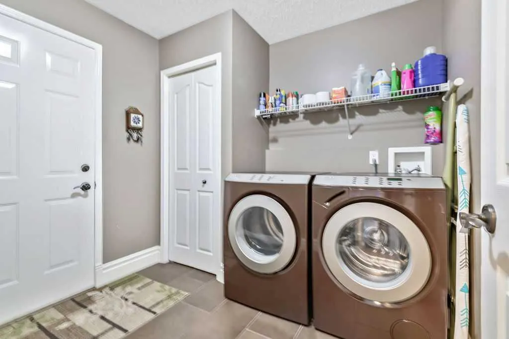 28 Citadel Green NW Calgary AB T3G 4G5