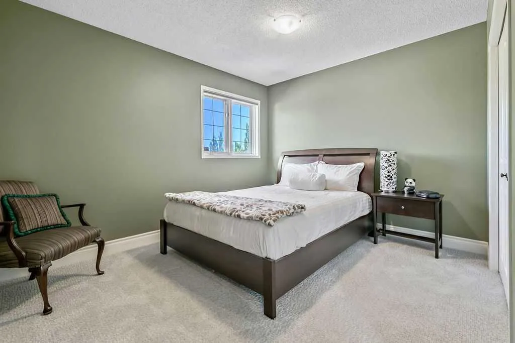 28 Citadel Green NW Calgary AB T3G 4G5