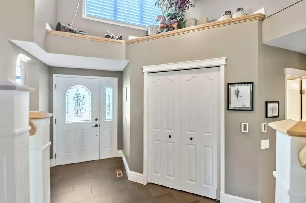 28 Citadel Green NW Calgary AB T3G 4G5