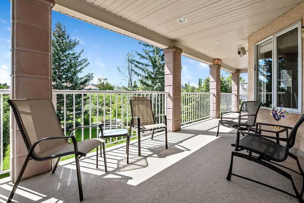 28 Citadel Green NW Calgary AB T3G 4G5