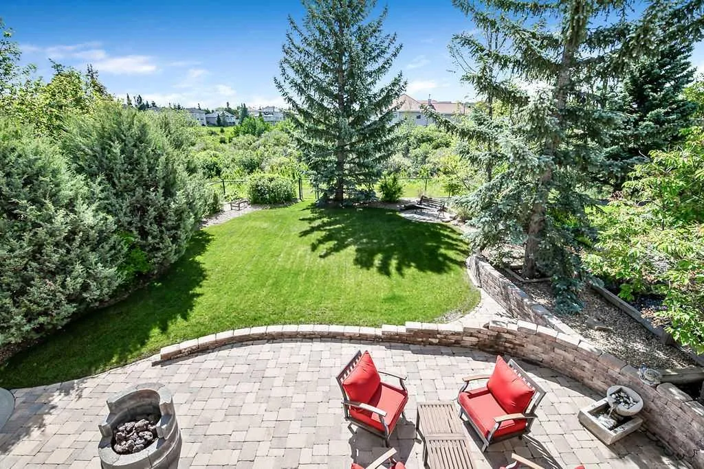 28 Citadel Green NW Calgary AB T3G 4G5