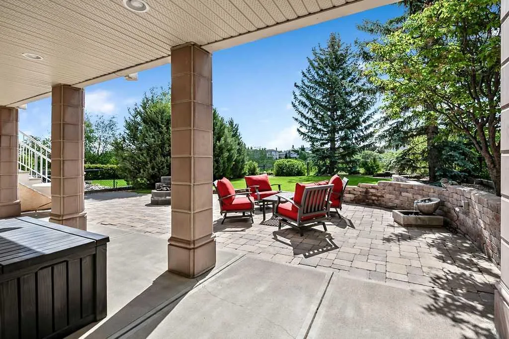 28 Citadel Green NW Calgary AB T3G 4G5