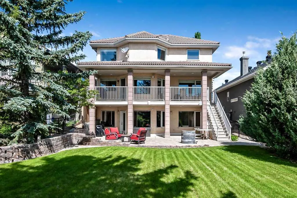 28 Citadel Green NW Calgary AB T3G 4G5