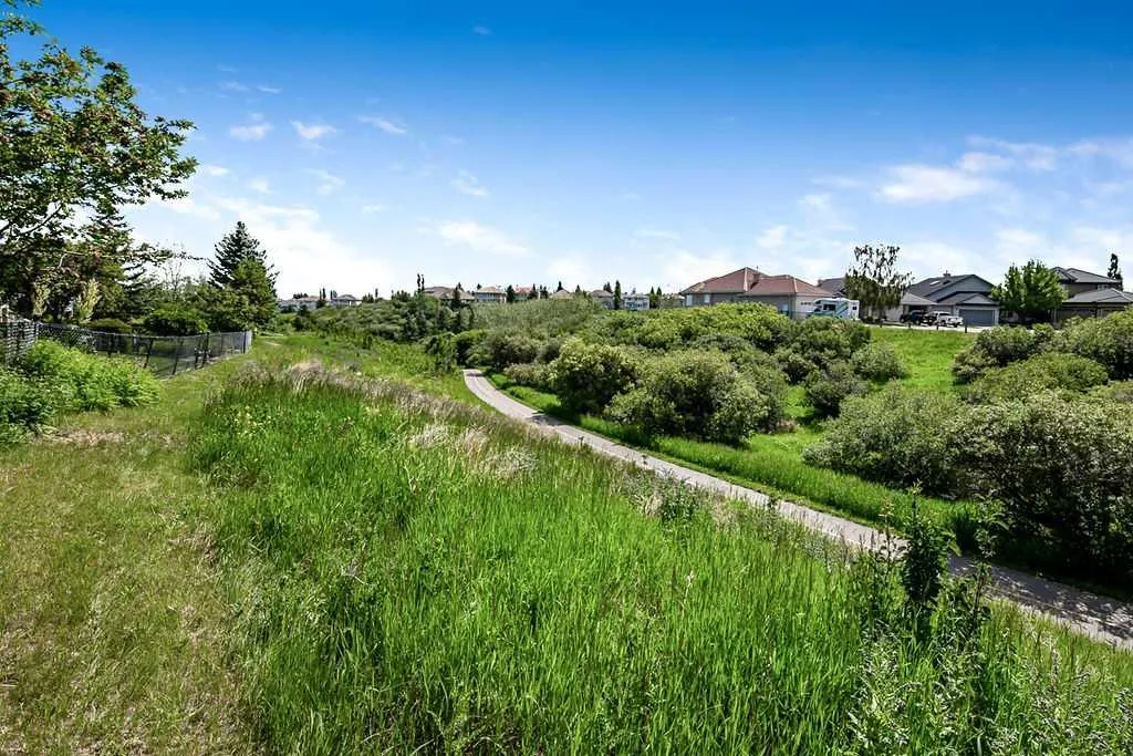 28 Citadel Green NW Calgary AB T3G 4G5