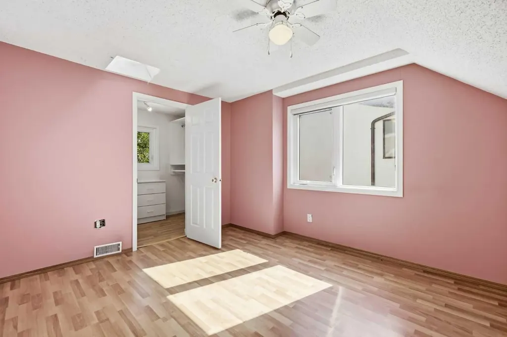 806 Radford Road NE Calgary AB T2E 5G2