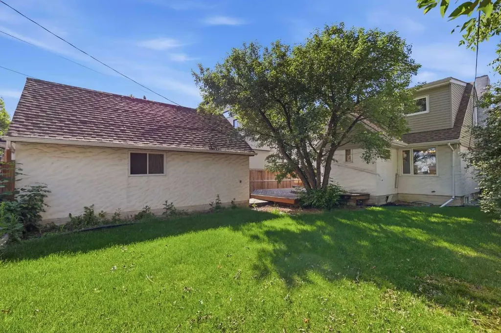 806 Radford Road NE Calgary AB T2E 5G2