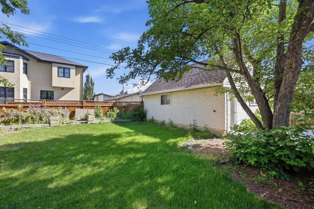 806 Radford Road NE Calgary AB T2E 5G2