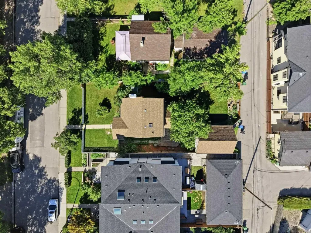 806 Radford Road NE Calgary AB T2E 5G2