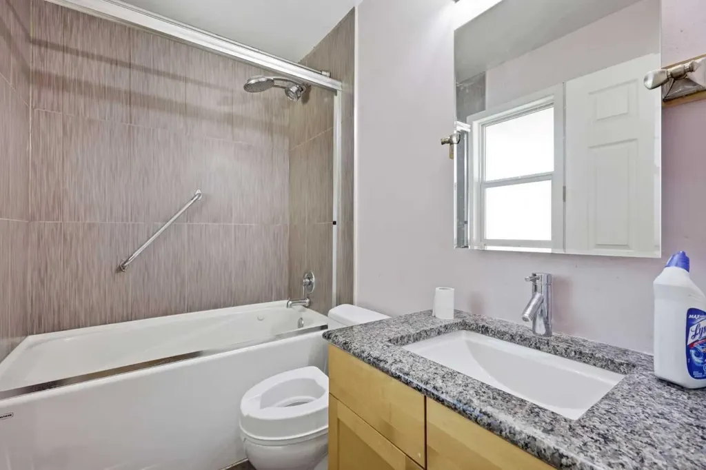 806 Radford Road NE Calgary AB T2E 5G2