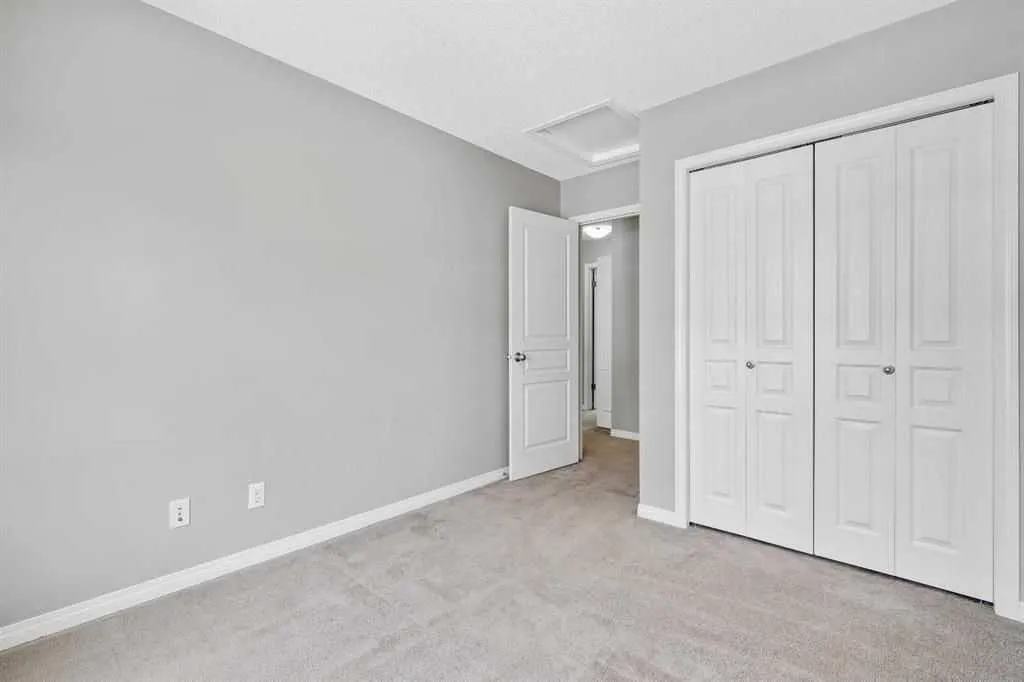 159 New Brighton Villas SE Calgary AB T2Z 0T6
