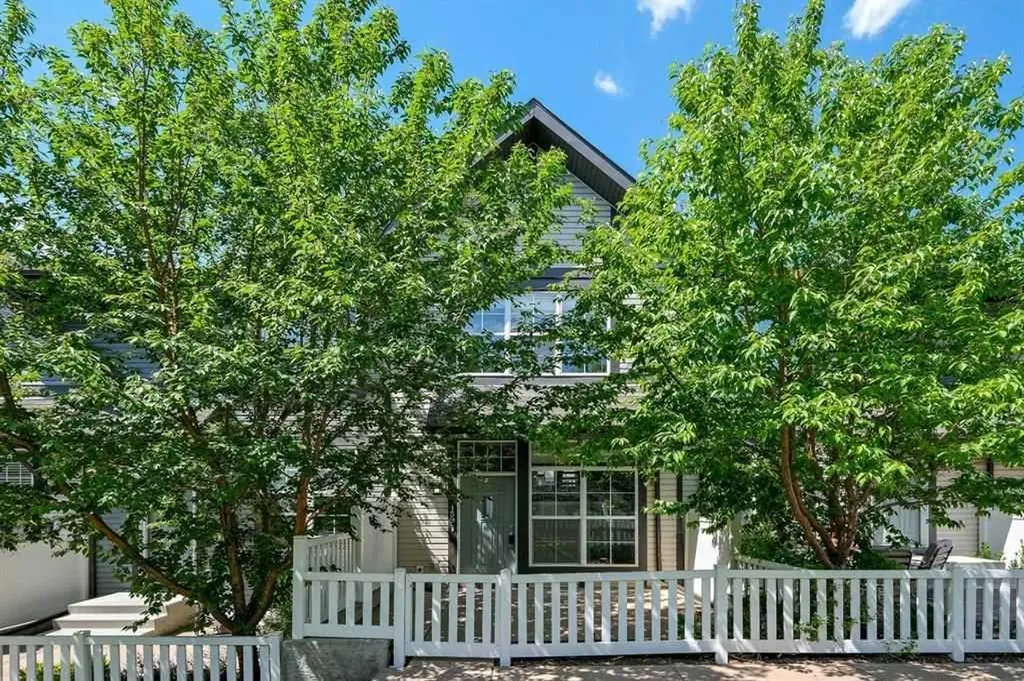 159 New Brighton Villas SE Calgary AB T2Z 0T6