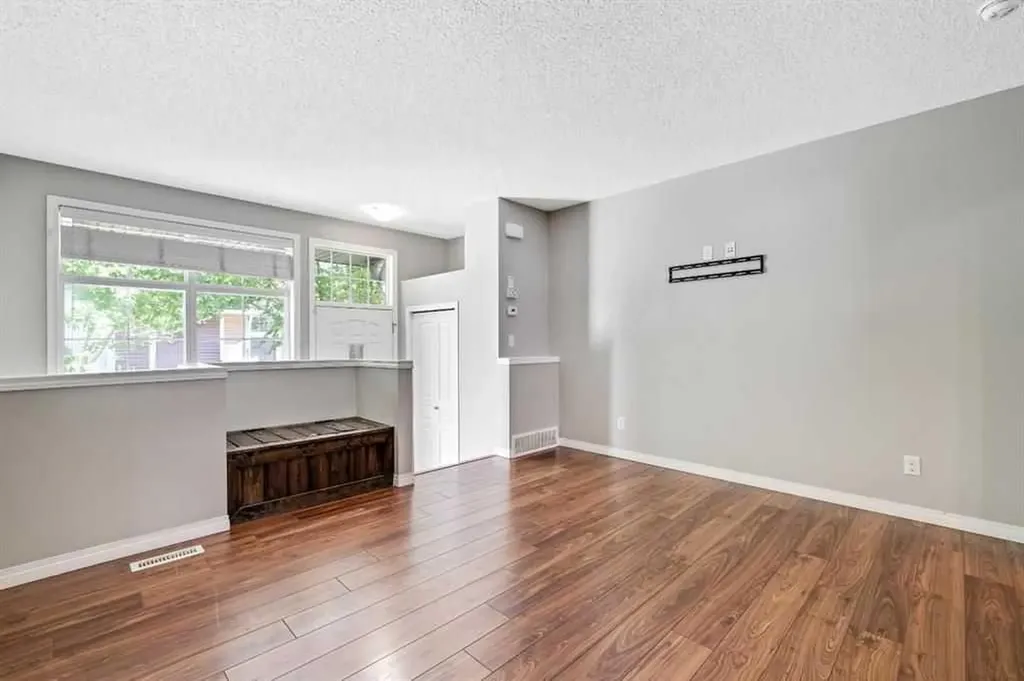 159 New Brighton Villas SE Calgary AB T2Z 0T6