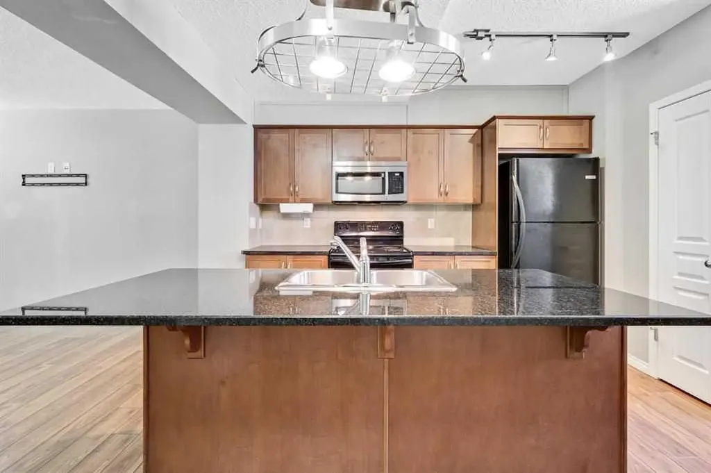 159 New Brighton Villas SE Calgary AB T2Z 0T6
