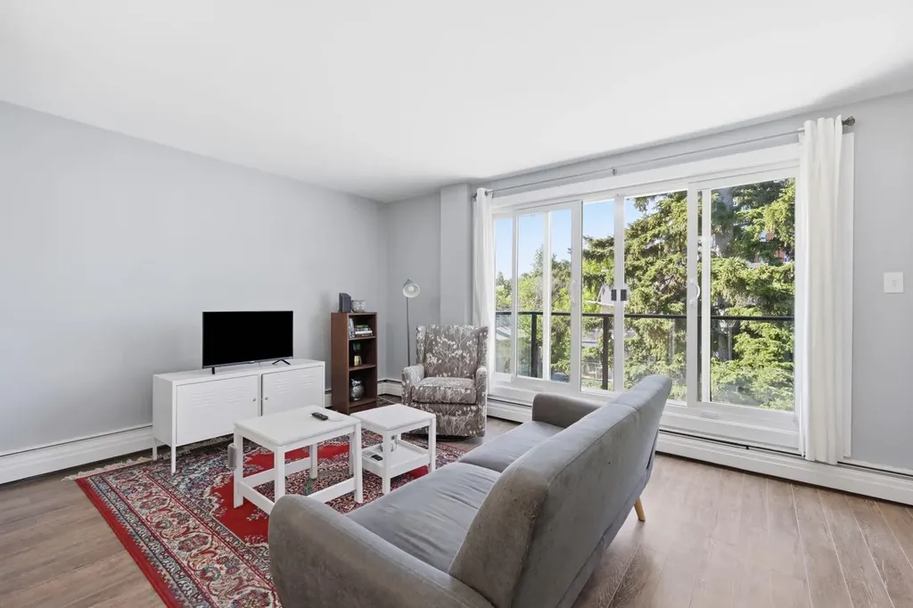 110 24 Avenue SW Calgary AB T2S0J9