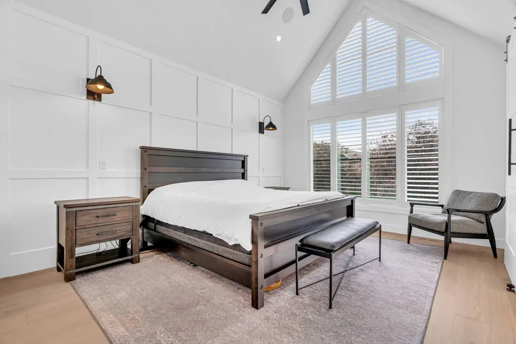 2032 37 Avenue SW Calgary AB T2T 2H5