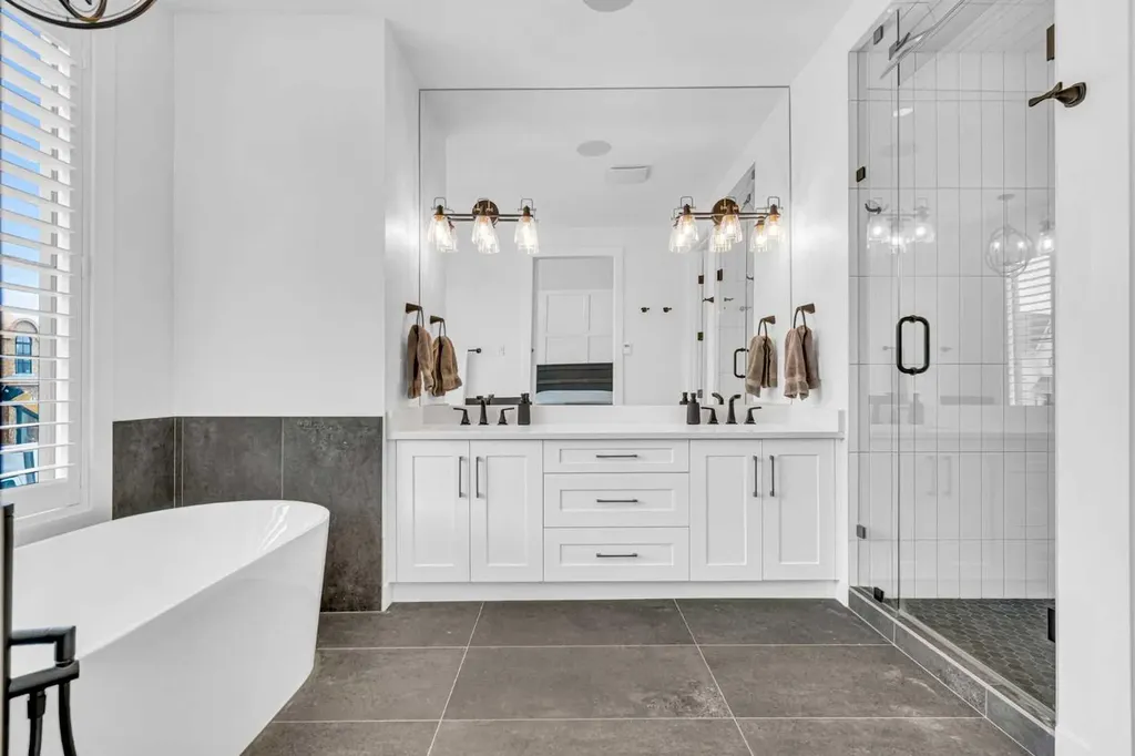 2032 37 Avenue SW Calgary AB T2T 2H5