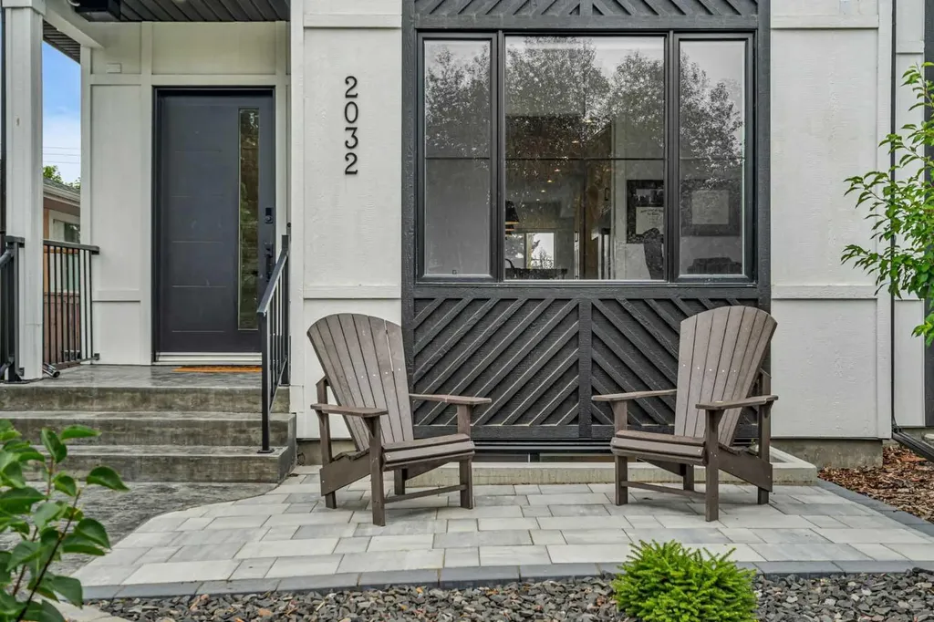 2032 37 Avenue SW Calgary AB T2T 2H5