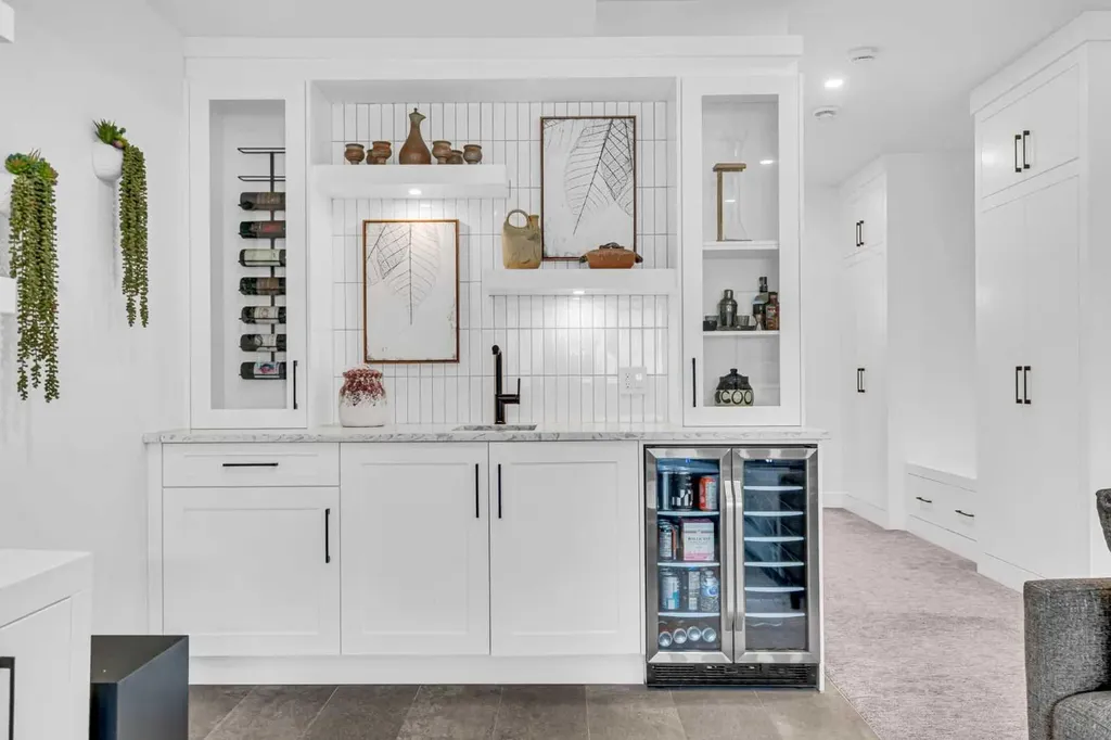 2032 37 Avenue SW Calgary AB T2T 2H5