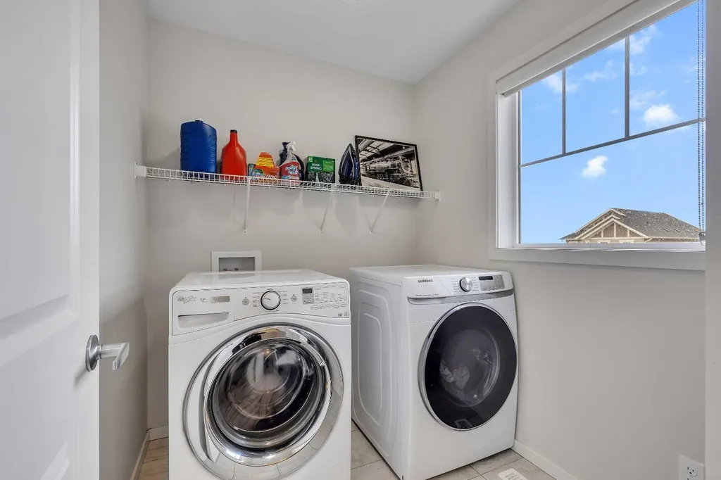 262 Hillcrest Heights SW Airdrie AB T4B3Z2
