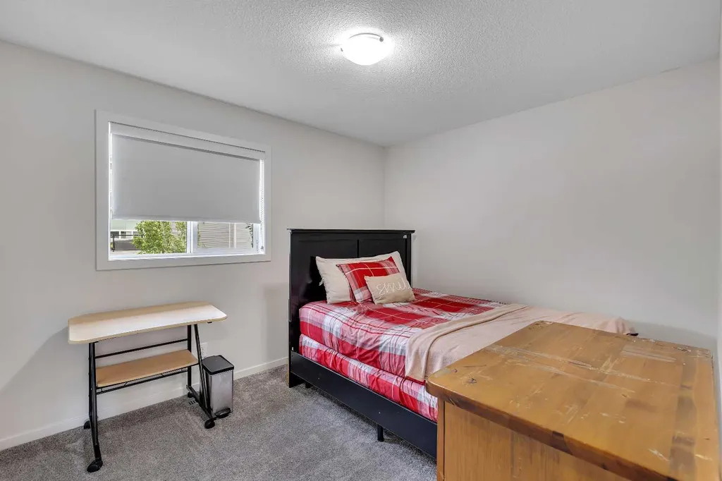 262 Hillcrest Heights SW Airdrie AB T4B3Z2