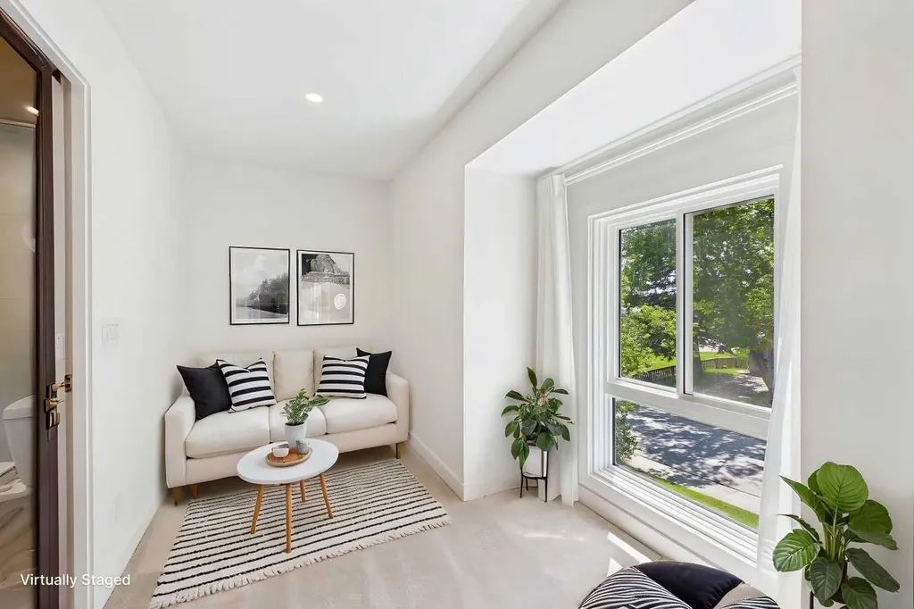 416 Thornhill Place NW Calgary AB T2K 2S5