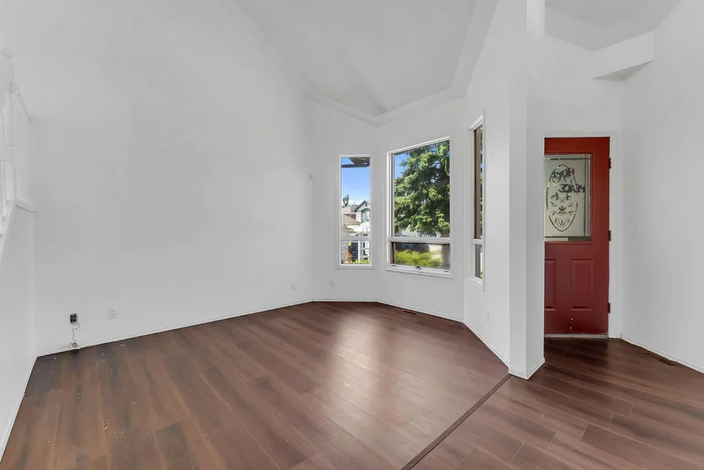 48 Millview Way SW Calgary AB T2Y 2W5