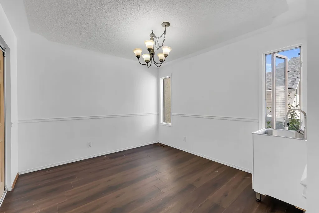 48 Millview Way SW Calgary AB T2Y 2W5