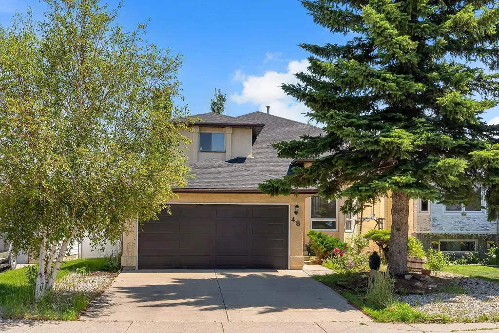 48 Millview Way SW Calgary AB T2Y 2W5