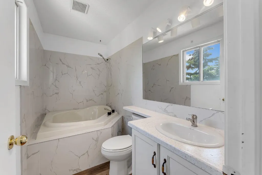 48 Millview Way SW Calgary AB T2Y 2W5