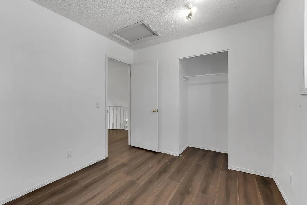 48 Millview Way SW Calgary AB T2Y 2W5