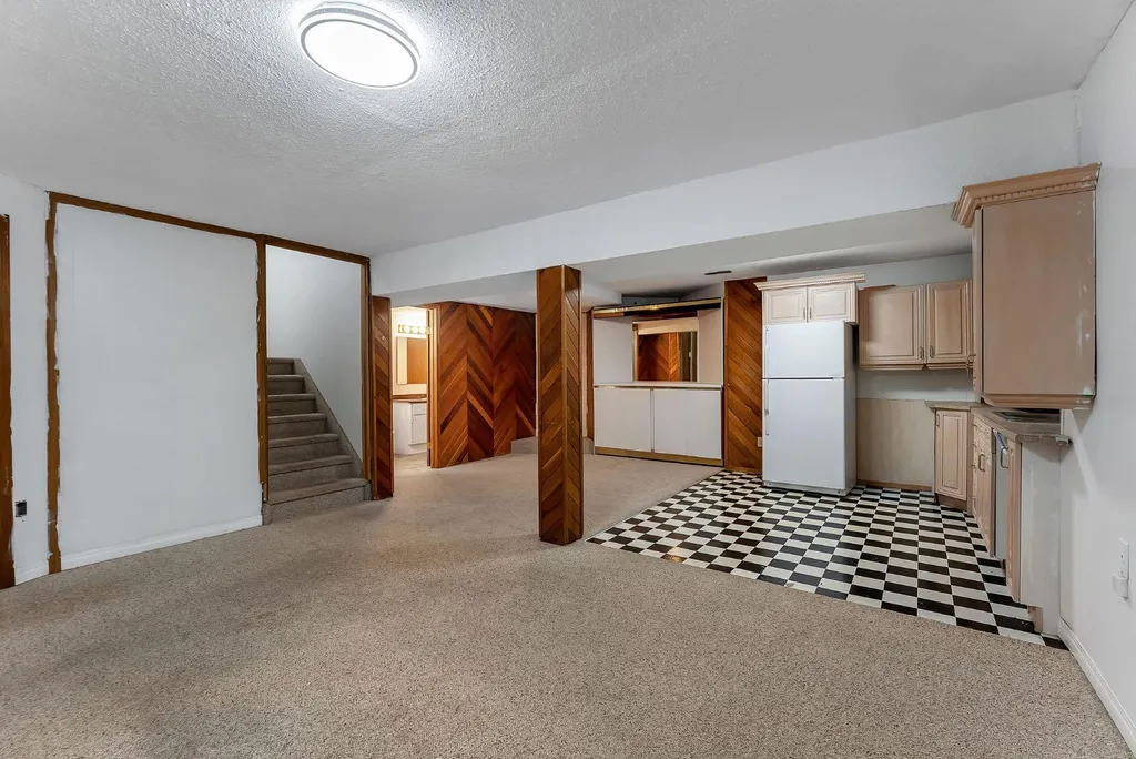 48 Millview Way SW Calgary AB T2Y 2W5