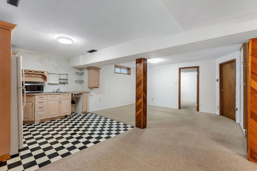 48 Millview Way SW Calgary AB T2Y 2W5