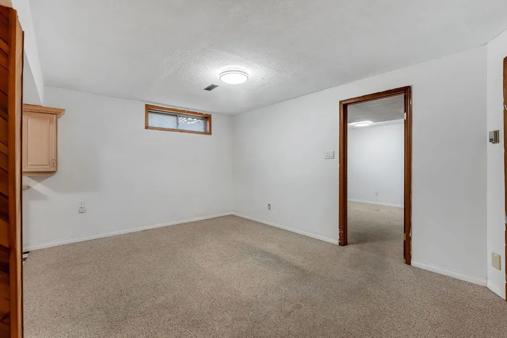 48 Millview Way SW Calgary AB T2Y 2W5