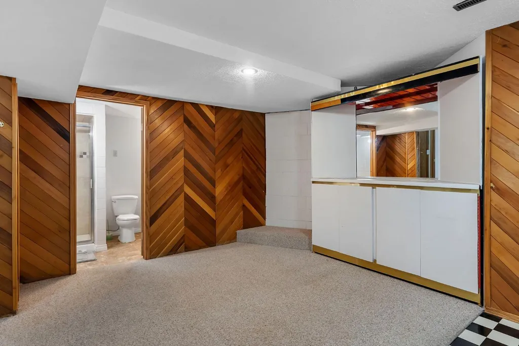 48 Millview Way SW Calgary AB T2Y 2W5