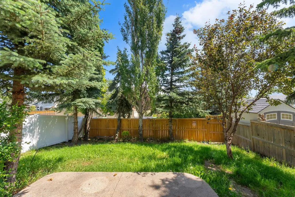 48 Millview Way SW Calgary AB T2Y 2W5