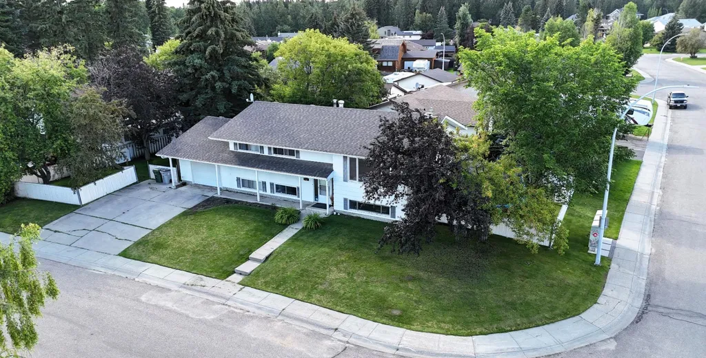 5301 15 Avenue Edson AB T7E 1H2