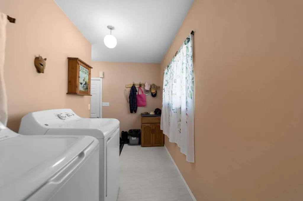 5016 53 Street Killam AB T0B 2L0