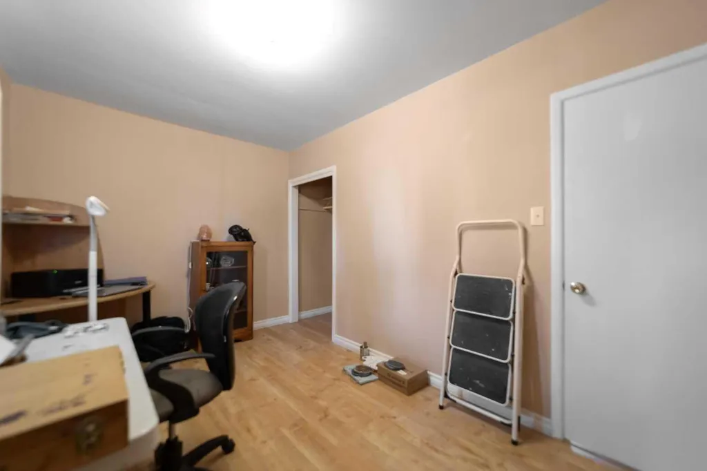 5016 53 Street Killam AB T0B 2L0