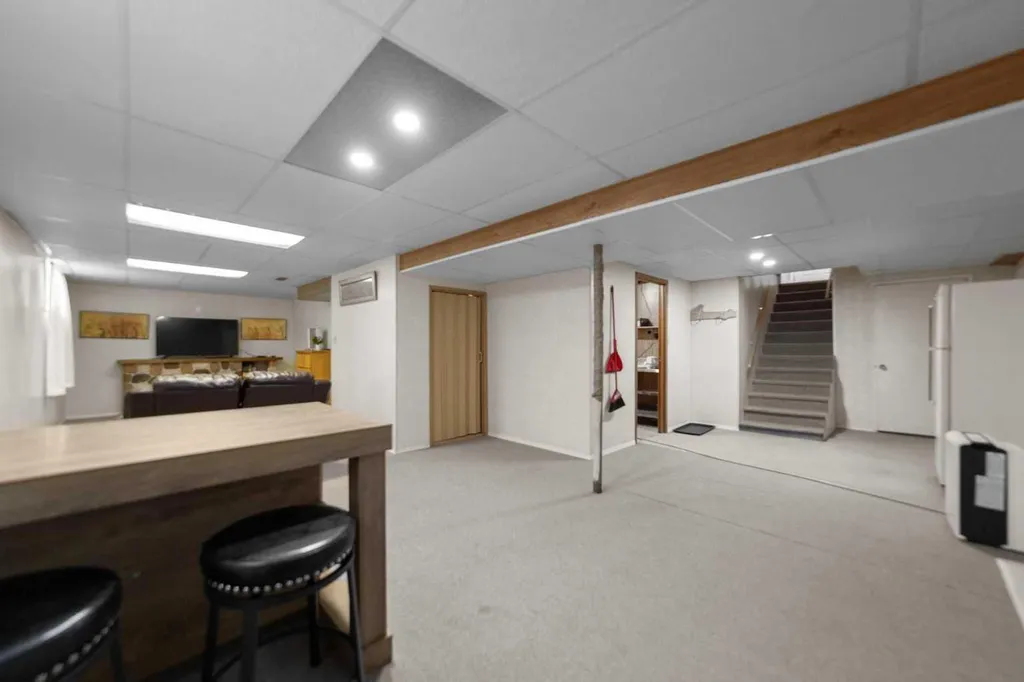 5016 53 Street Killam AB T0B 2L0