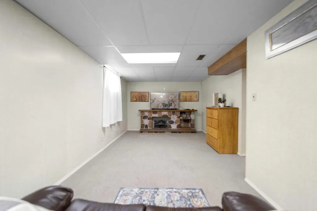 5016 53 Street Killam AB T0B 2L0